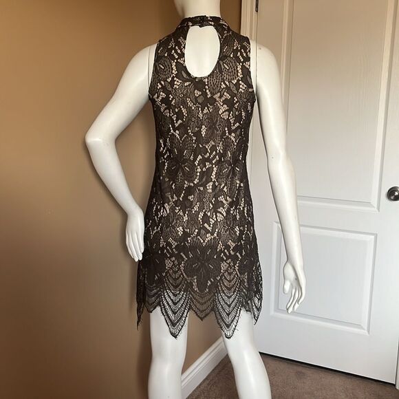 Lace dress / Size S - Picture 7 of 9